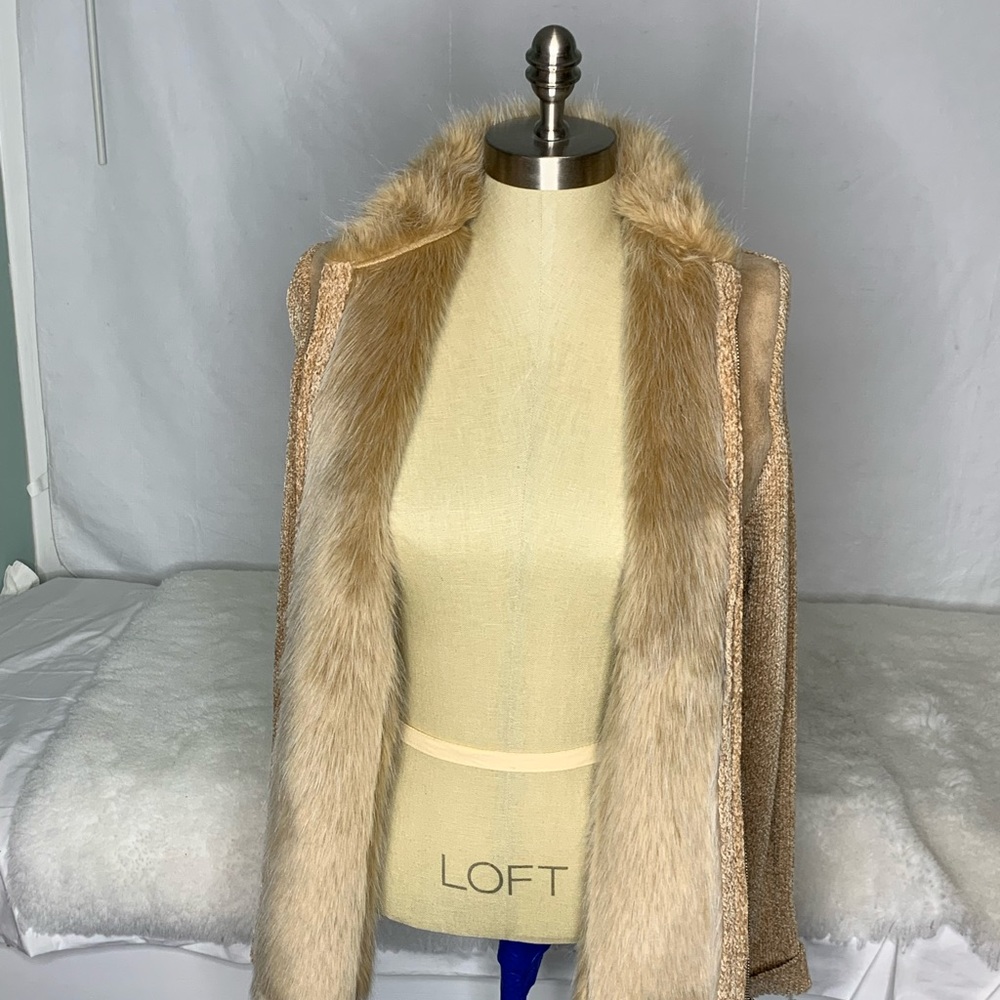 Super cute sweater jacket in excellent condition size S